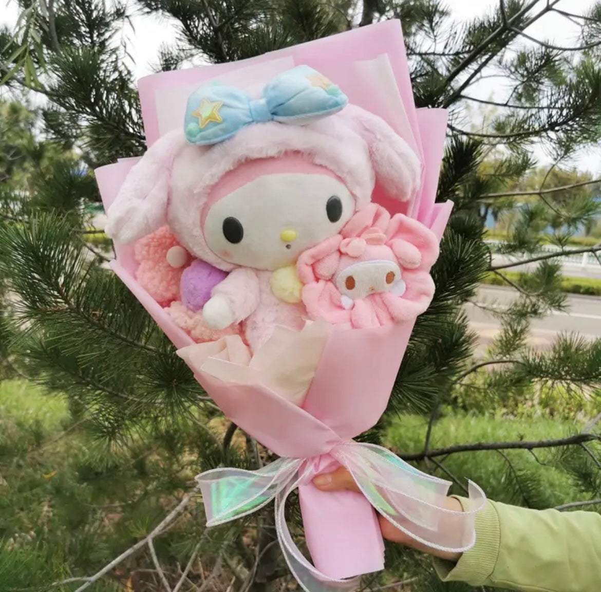 Kawaii Character Jumbo Plushie Flower Bouquets (5 Styles) - Bouquet Blossoms Shop