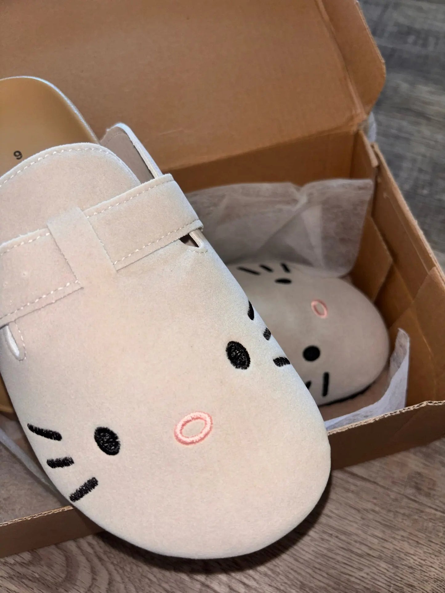 Kitty Kawaii Birkenstock Clog Style Slippers (Beige & Grey)